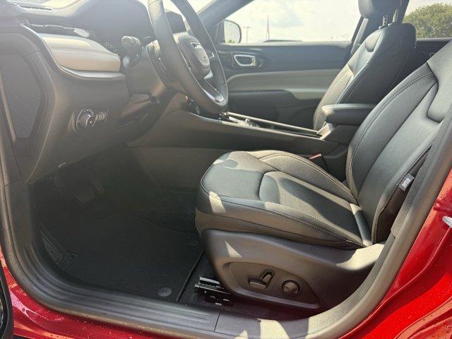 new 2025 Jeep Compass car, priced at $33,901