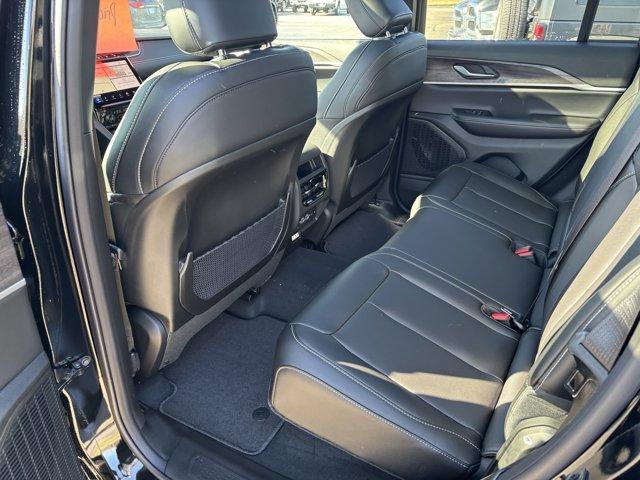 new 2025 Jeep Grand Cherokee car, priced at $47,605