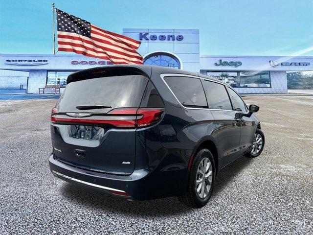 new 2025 Chrysler Pacifica car, priced at $47,635