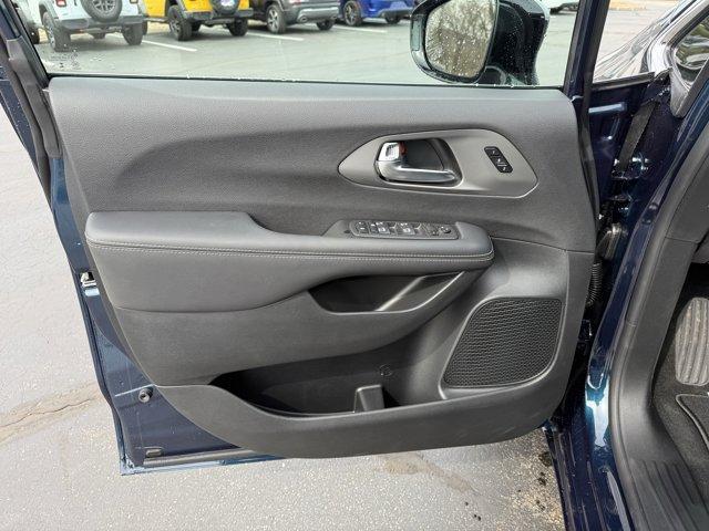 new 2025 Chrysler Pacifica car, priced at $47,635