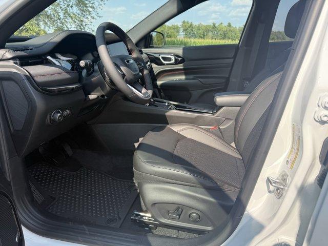 new 2025 Jeep Compass car, priced at $37,270