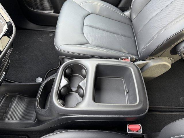 new 2025 Chrysler Pacifica car, priced at $46,638