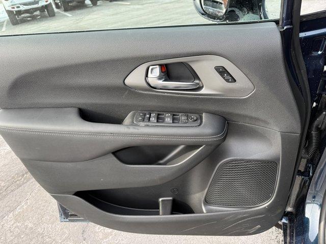 new 2025 Chrysler Pacifica car, priced at $46,638