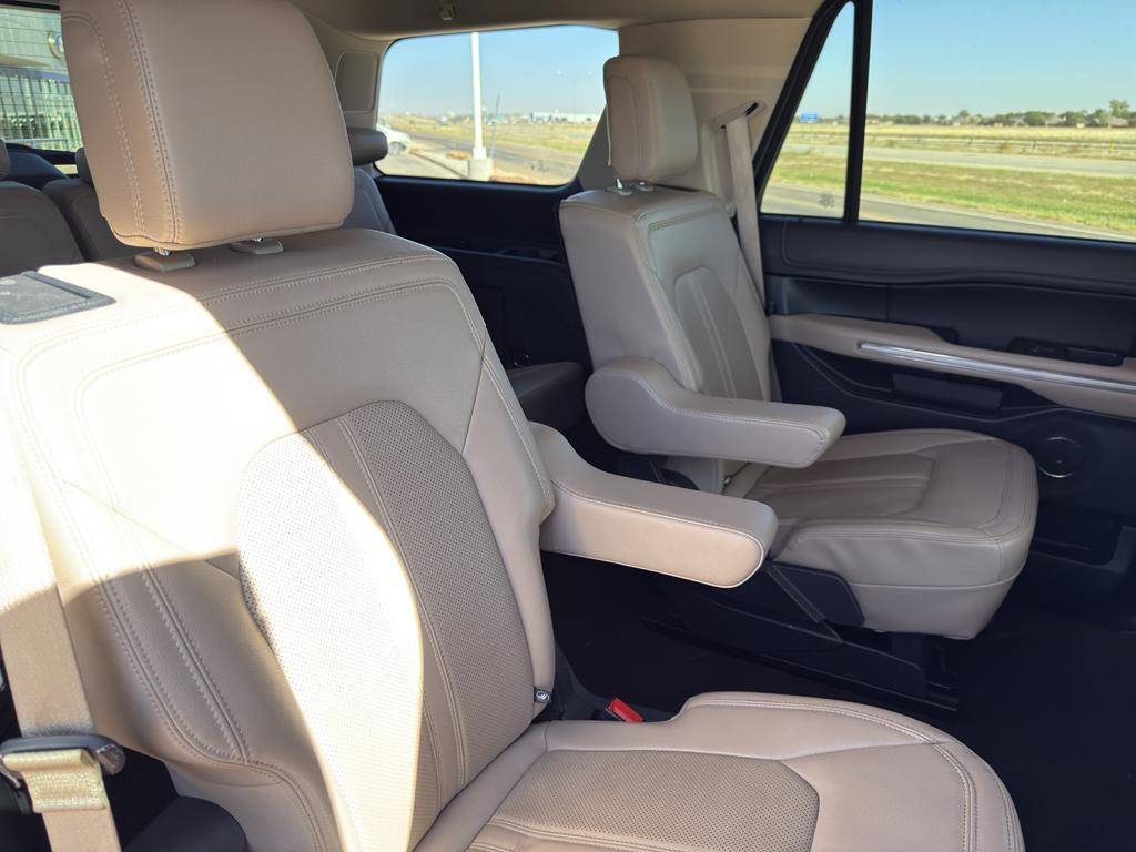 used 2023 Ford Expedition car, priced at $42,917