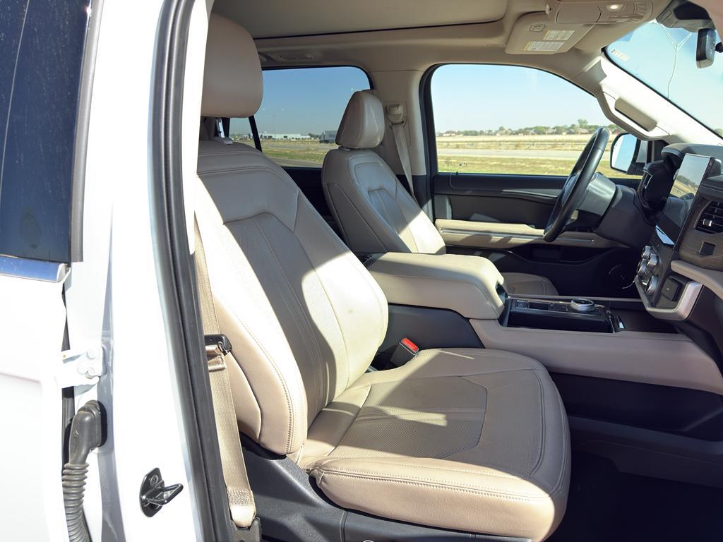 used 2023 Ford Expedition car, priced at $42,917