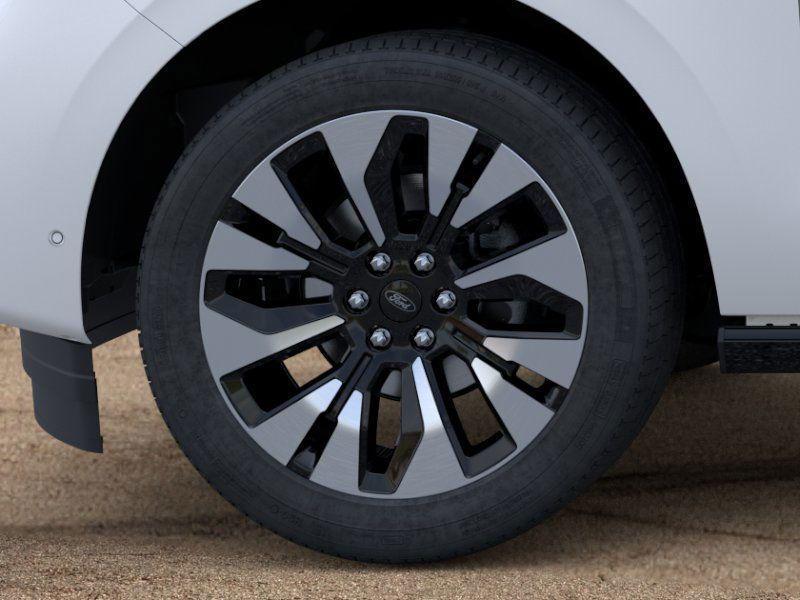 new 2025 Ford Expedition car, priced at $78,118