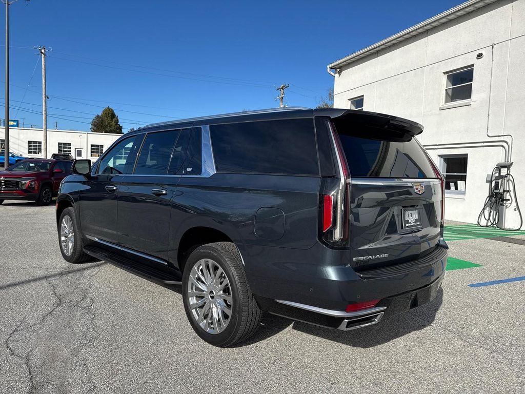 used 2021 Cadillac Escalade ESV car, priced at $63,999