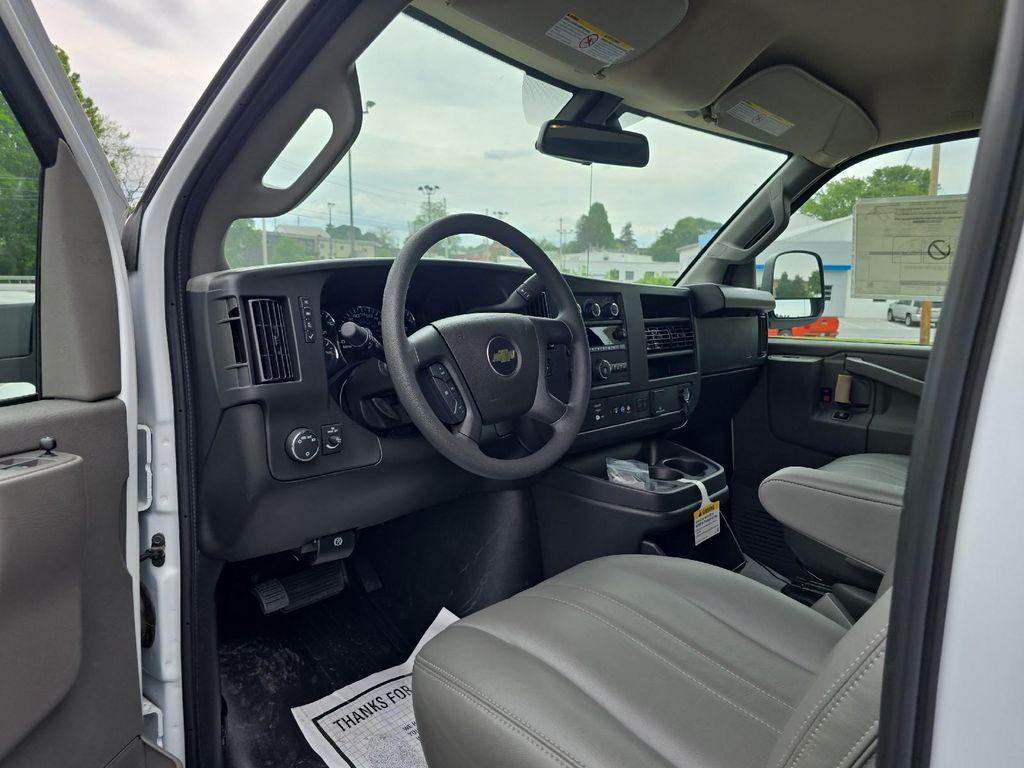 new 2025 Chevrolet Express 2500 car