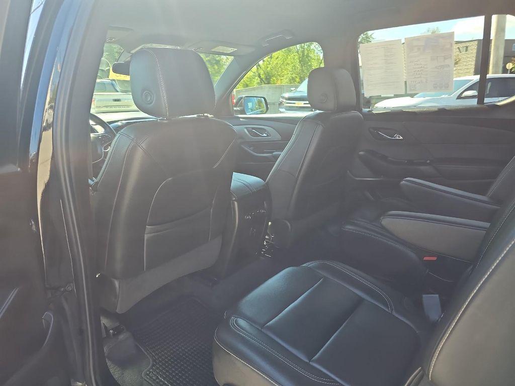 used 2023 Chevrolet Traverse car, priced at $36,999