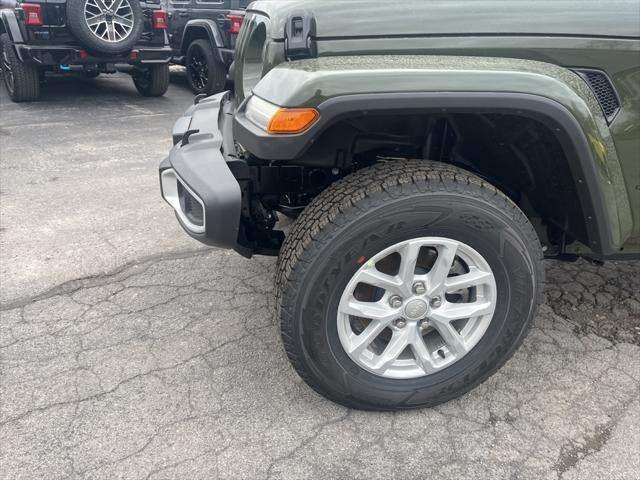 new 2023 Jeep Gladiator car, priced at $50,988