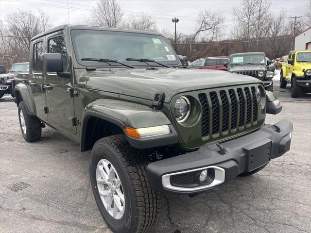 new 2023 Jeep Gladiator car, priced at $50,988