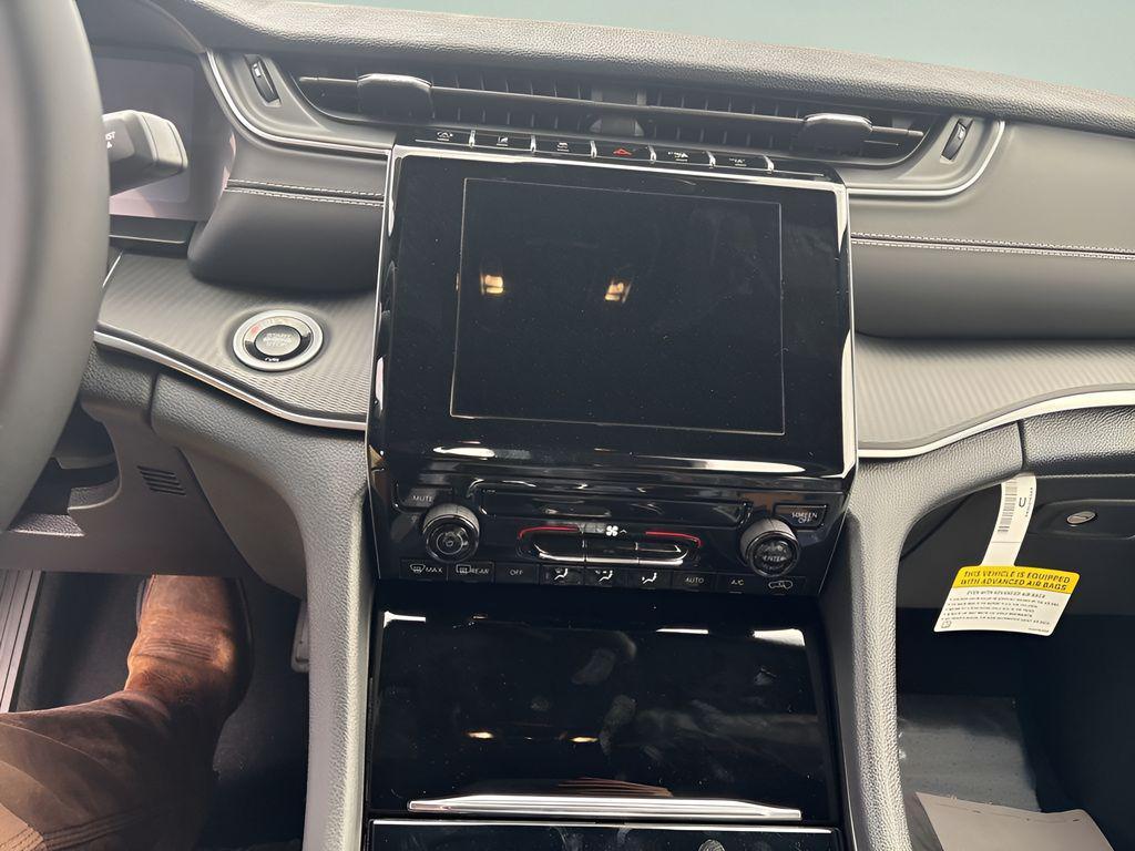 new 2025 Jeep Grand Cherokee car, priced at $36,425
