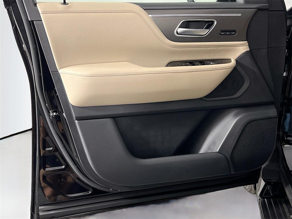 new 2026 INFINITI QX80 car, priced at $84,956