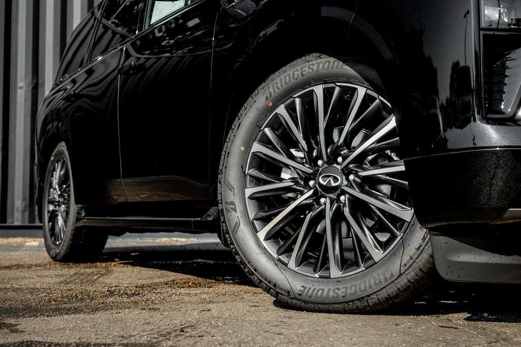 new 2026 INFINITI QX80 car, priced at $110,750