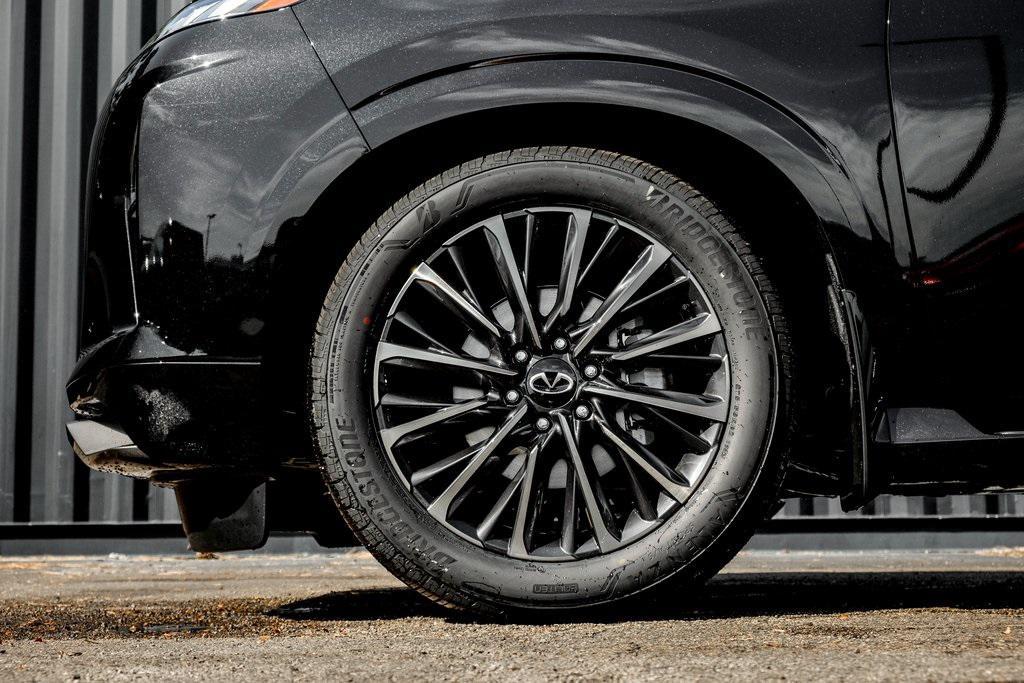 new 2026 INFINITI QX80 car, priced at $109,655