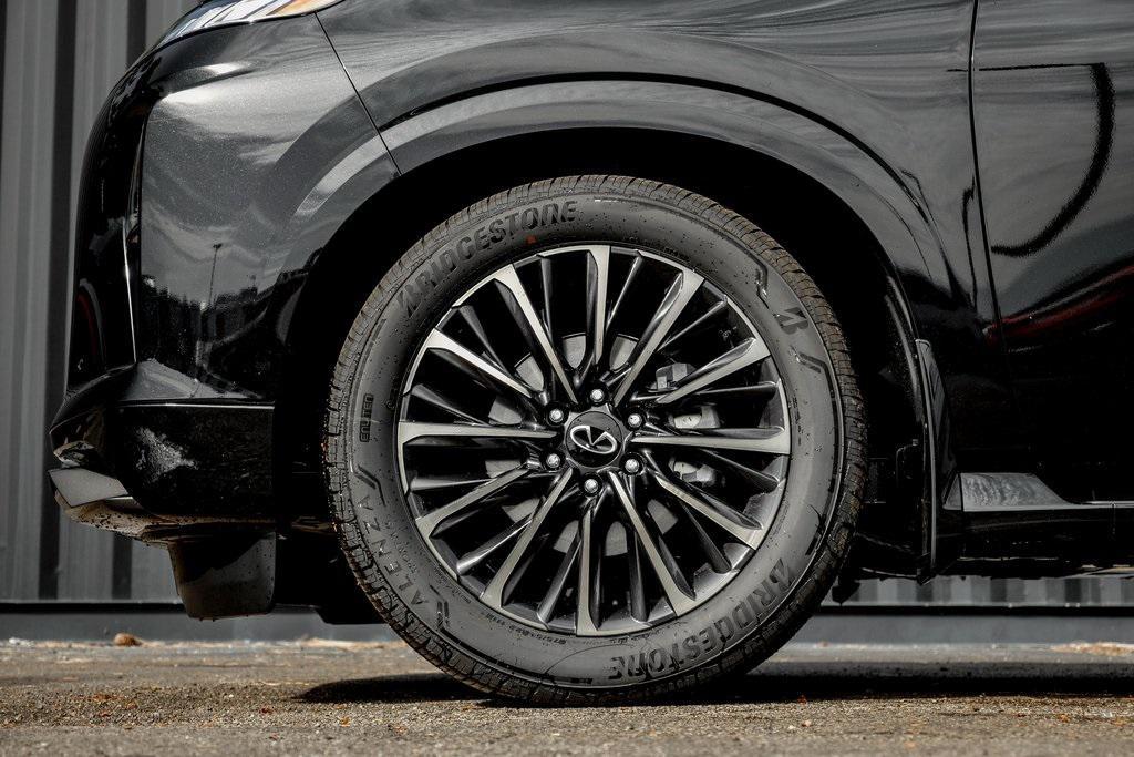 new 2026 INFINITI QX80 car, priced at $109,655