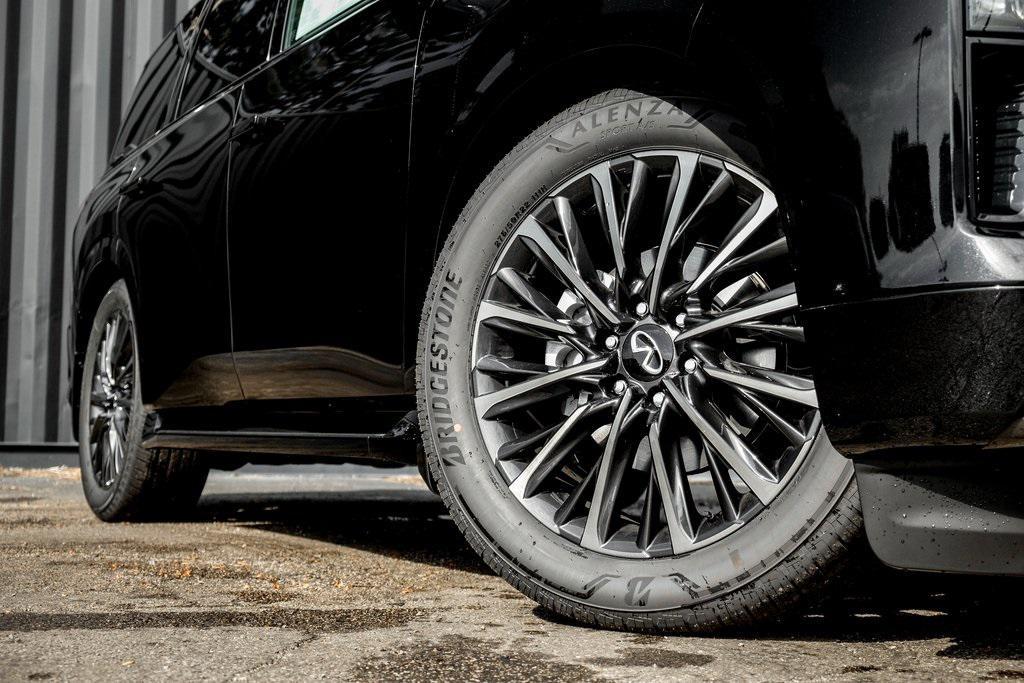 new 2026 INFINITI QX80 car, priced at $109,655