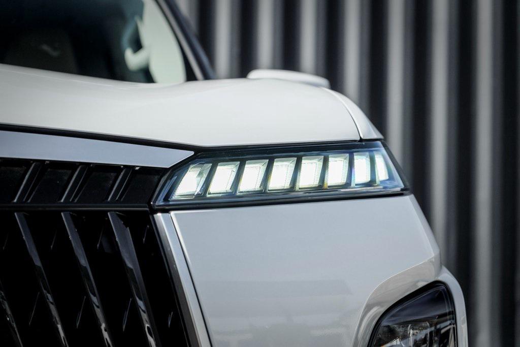 new 2026 INFINITI QX80 car, priced at $86,167