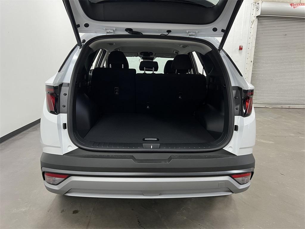 new 2025 Hyundai TUCSON Hybrid car, priced at $32,484