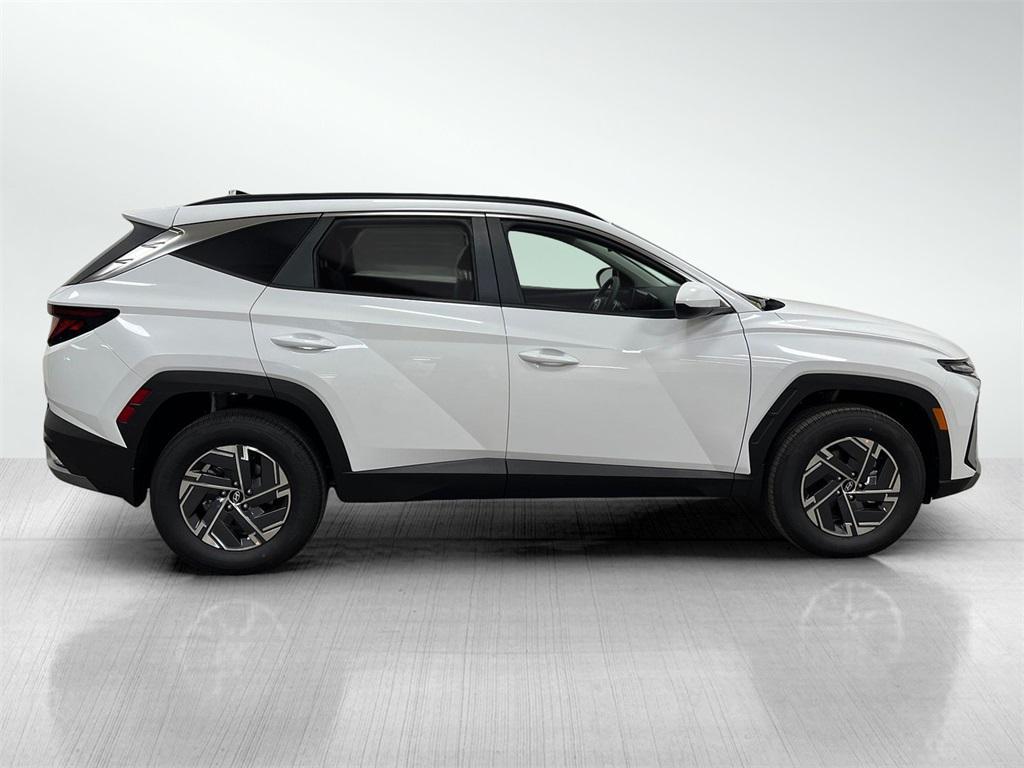 new 2025 Hyundai TUCSON Hybrid car, priced at $32,484