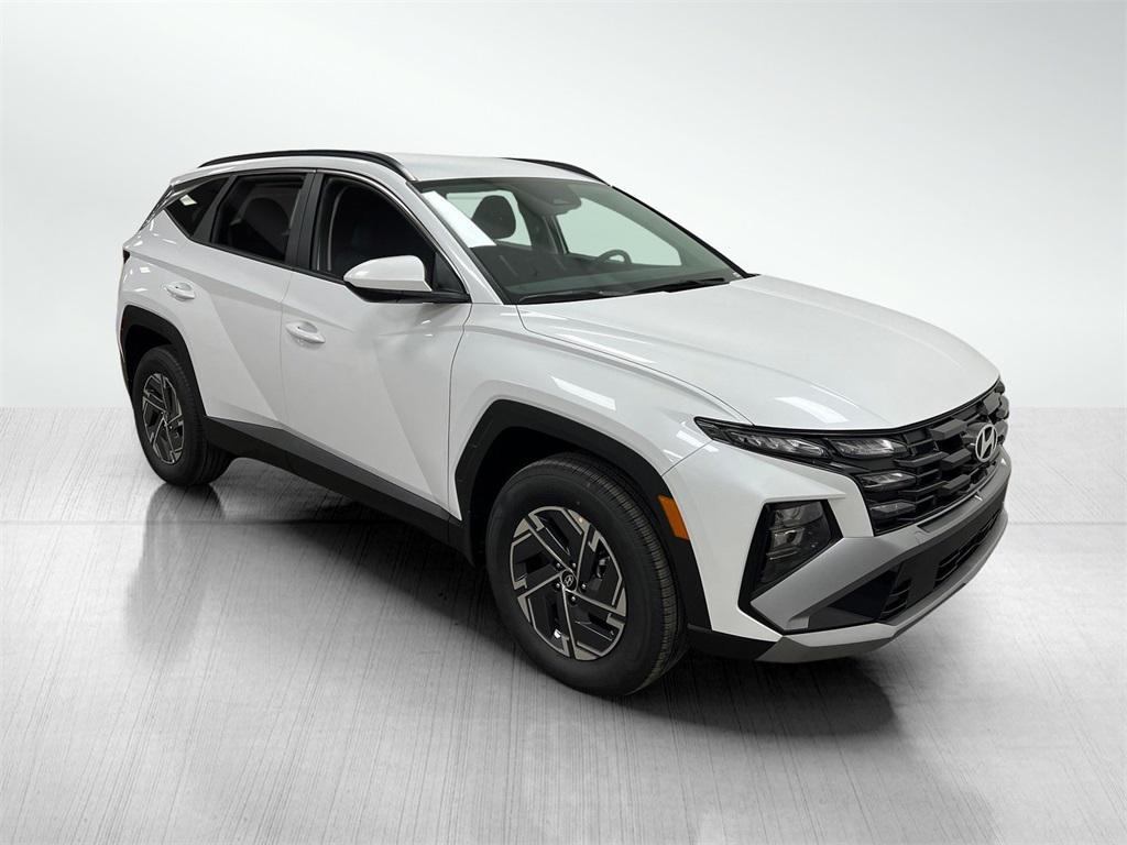 new 2025 Hyundai TUCSON Hybrid car, priced at $32,484