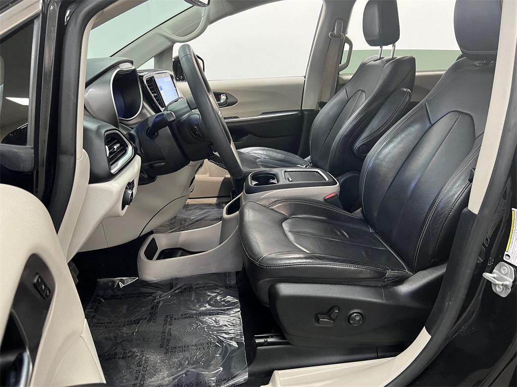 used 2022 Chrysler Pacifica car, priced at $18,995