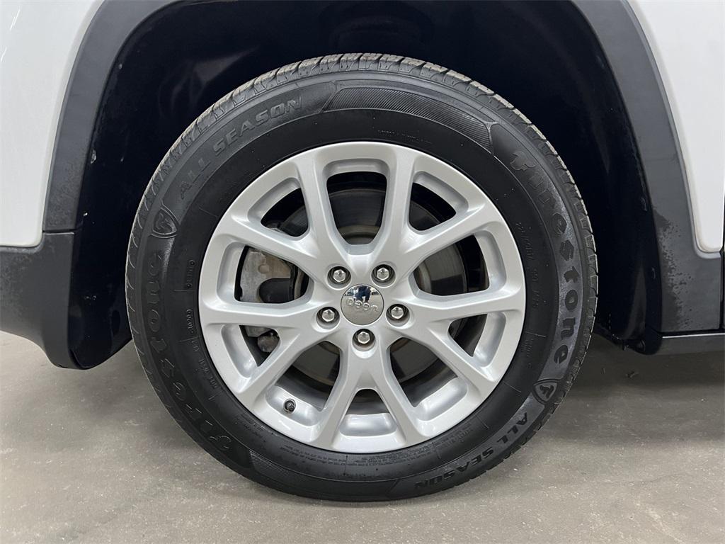 used 2018 Jeep Cherokee car, priced at $14,495