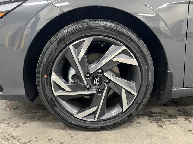 new 2025 Hyundai Elantra car, priced at $25,524