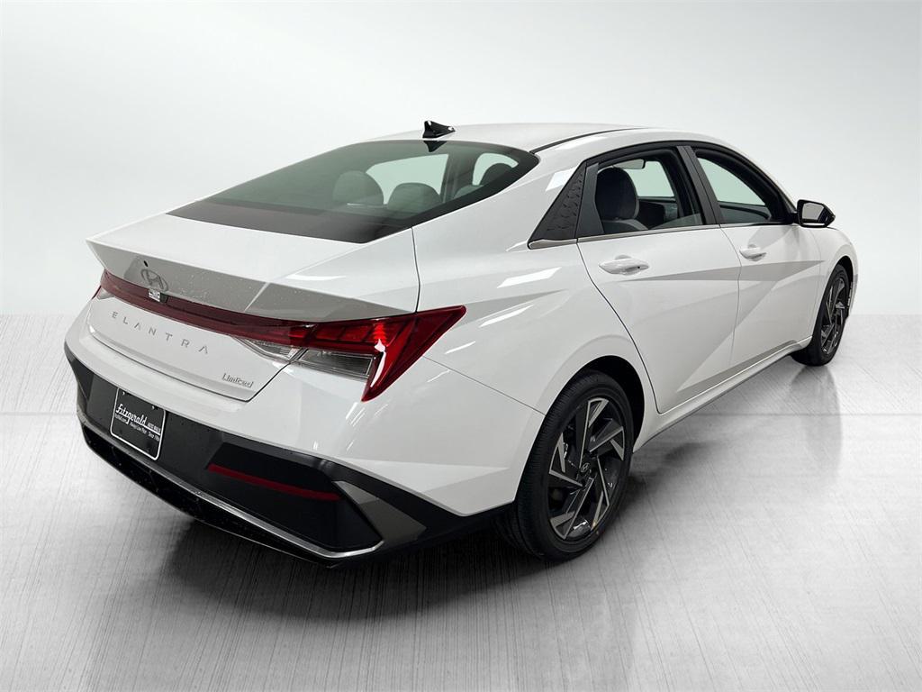 new 2025 Hyundai Elantra car, priced at $27,554