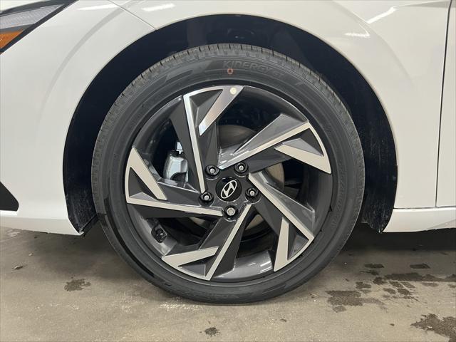new 2025 Hyundai Elantra car, priced at $26,013