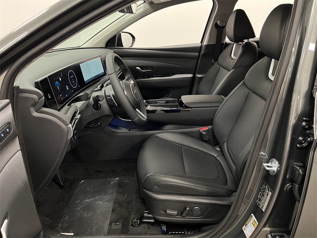 new 2025 Hyundai TUCSON Hybrid car, priced at $39,796
