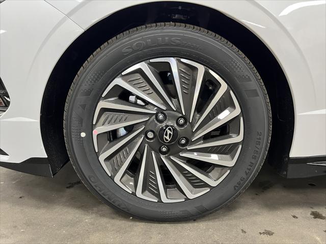 new 2025 Hyundai Sonata Hybrid car, priced at $31,464