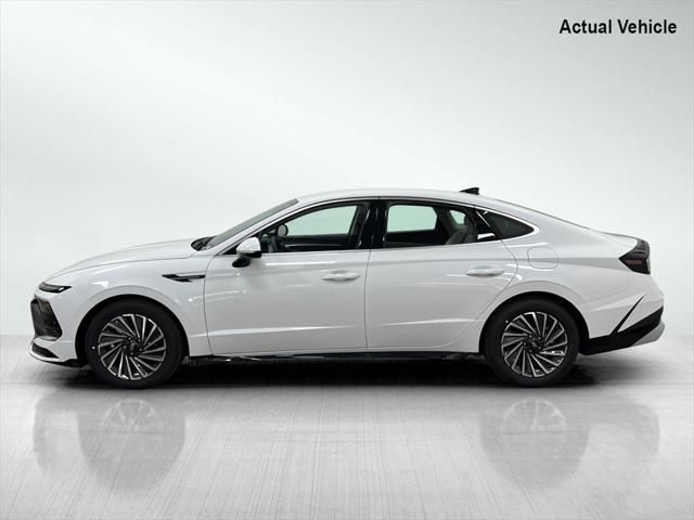 new 2025 Hyundai Sonata Hybrid car, priced at $31,064
