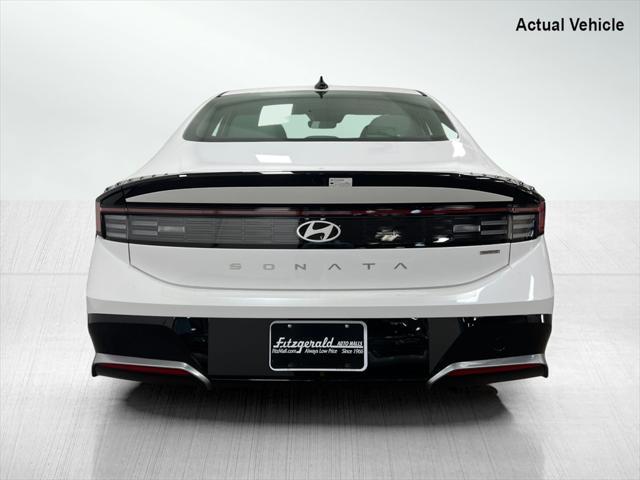 new 2025 Hyundai Sonata Hybrid car, priced at $31,064