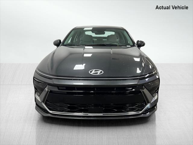 new 2025 Hyundai Sonata Hybrid car, priced at $30,984