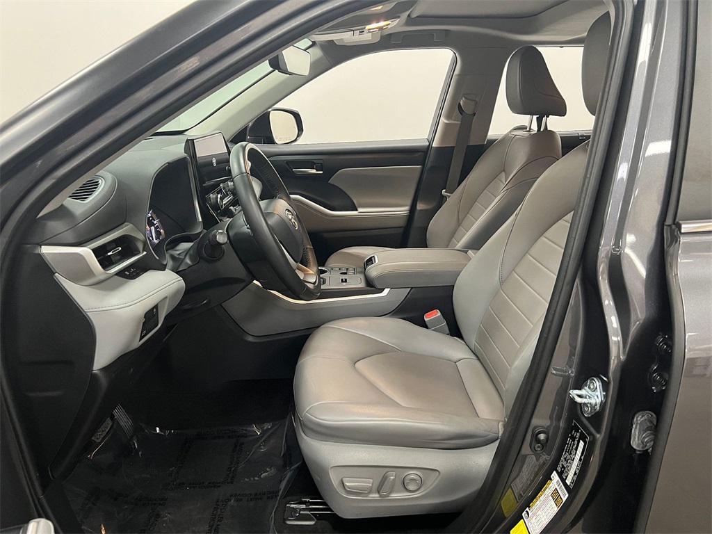 used 2023 Toyota Highlander car, priced at $32,195