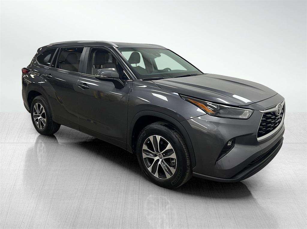 used 2023 Toyota Highlander car, priced at $33,295