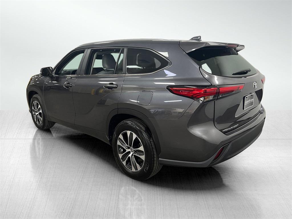 used 2023 Toyota Highlander car, priced at $32,195