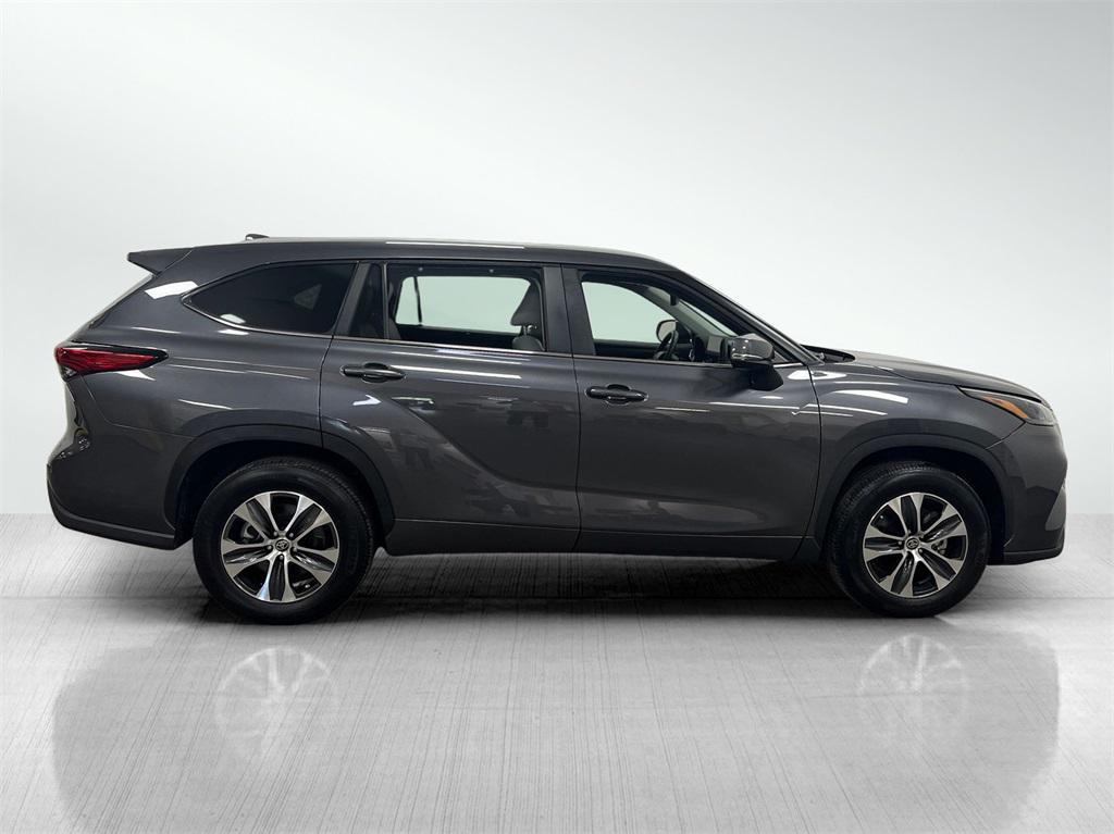 used 2023 Toyota Highlander car, priced at $32,195