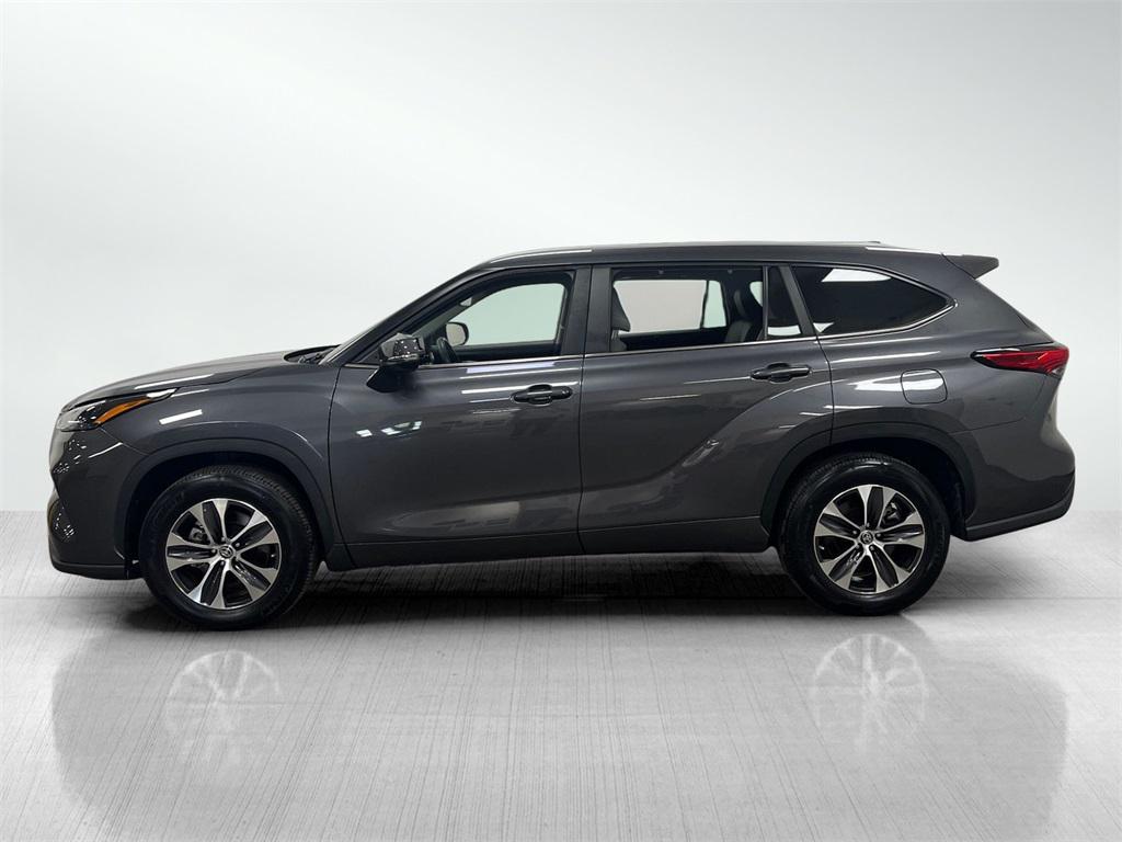 used 2023 Toyota Highlander car, priced at $32,195