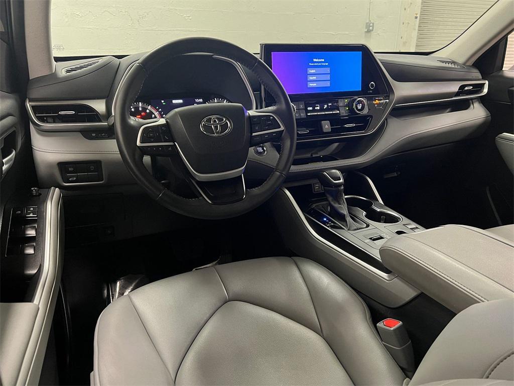 used 2023 Toyota Highlander car, priced at $32,195