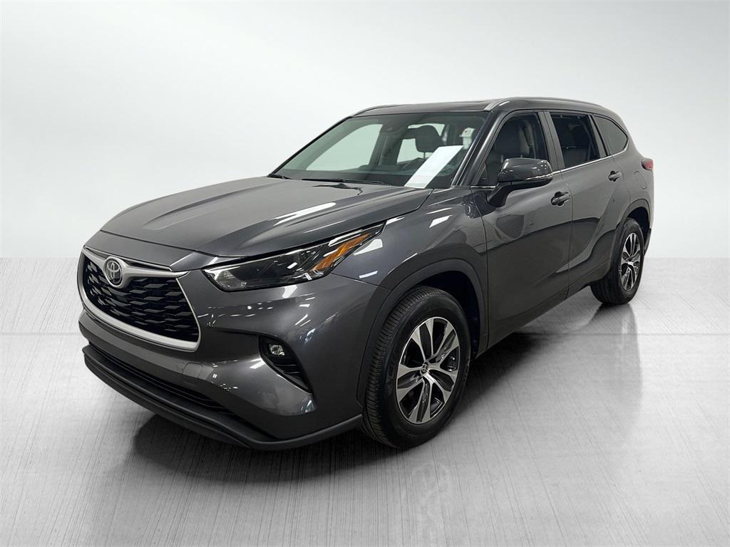 used 2023 Toyota Highlander car, priced at $32,195