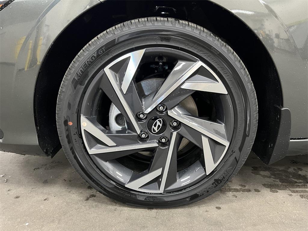 new 2025 Hyundai ELANTRA HEV car, priced at $26,005