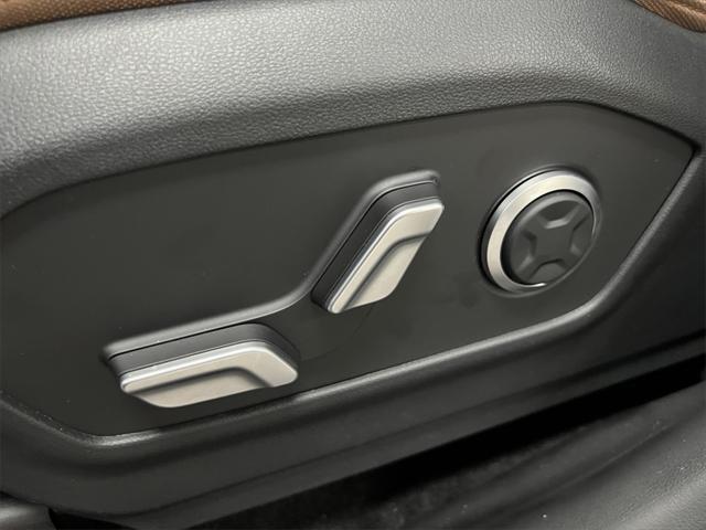 new 2025 Hyundai Santa Fe car, priced at $40,422