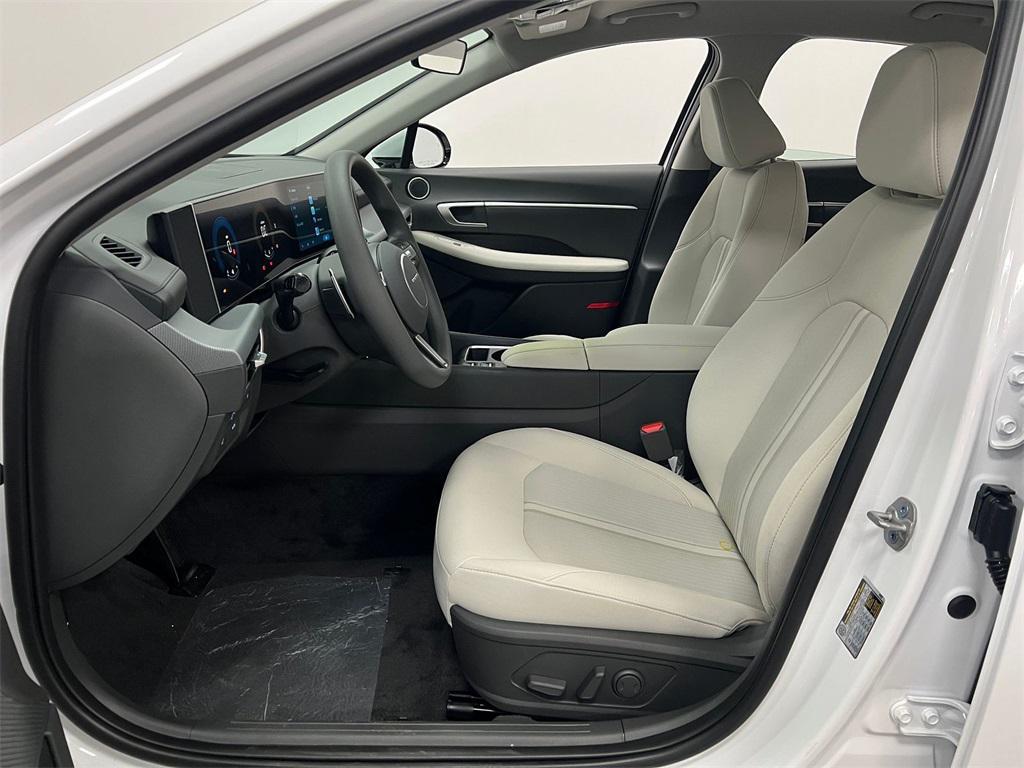 new 2025 Hyundai Sonata car, priced at $27,923