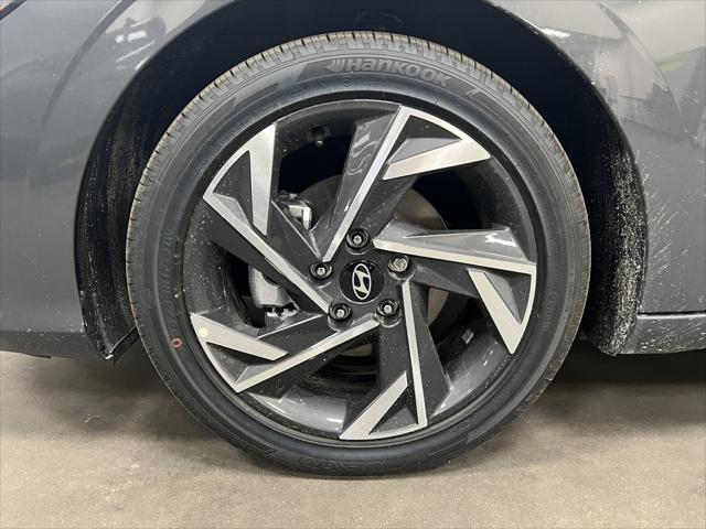 new 2025 Hyundai Elantra car, priced at $26,314