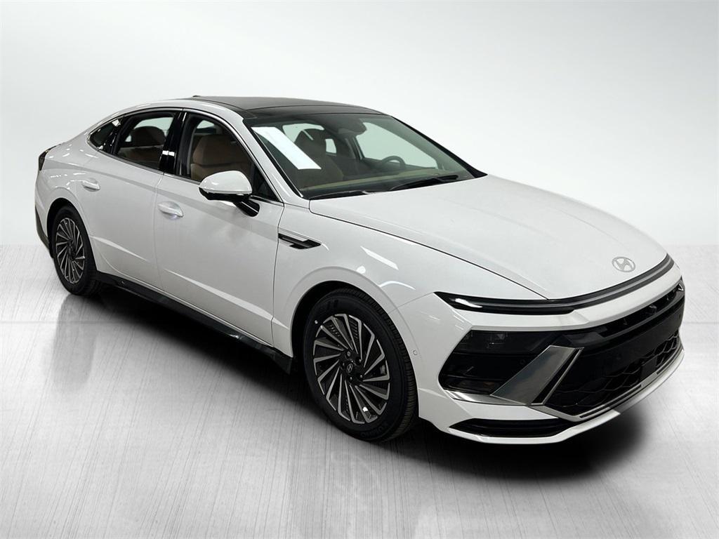 new 2025 Hyundai Sonata Hybrid car, priced at $37,033