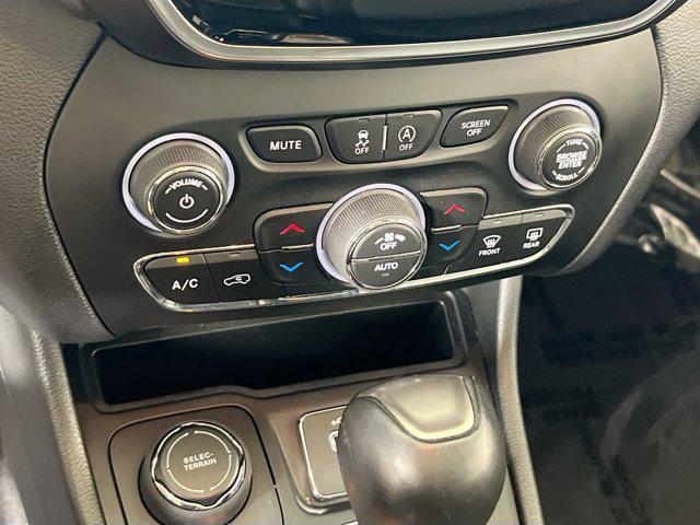 used 2022 Jeep Cherokee car, priced at $26,009