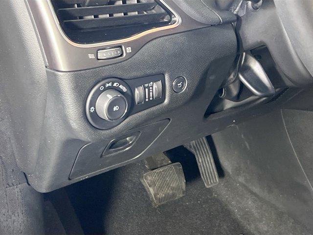 used 2022 Jeep Cherokee car, priced at $26,412