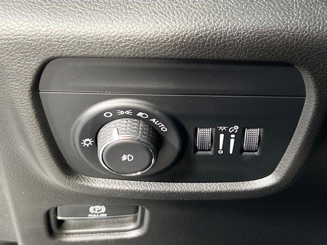 used 2022 Jeep Grand Cherokee car, priced at $37,605